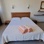 Bed and Breakfast Domatia Me Thea Ελαφόνησος