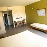 Domatia Me Thea Bed and Breakfast 3*