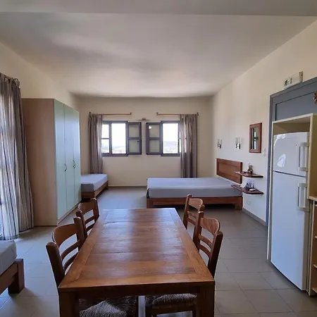 Domatia Me Thea Bed & Breakfast *