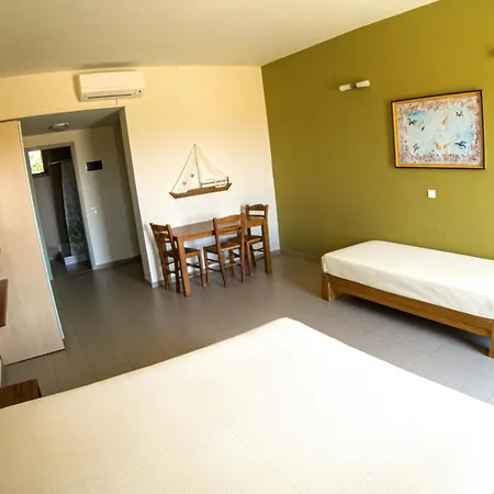 Domatia Me Thea Bed & Breakfast *