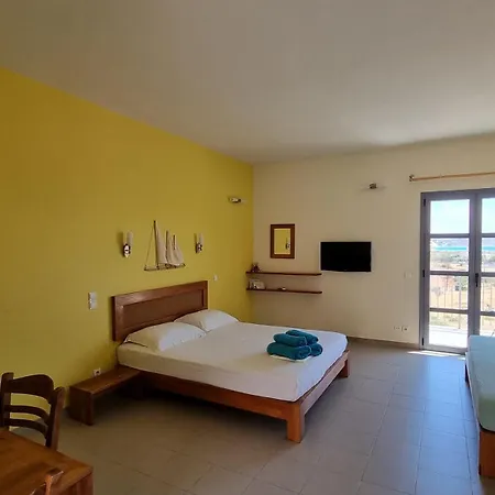 Bed & Breakfast Domatia Me Thea 3*