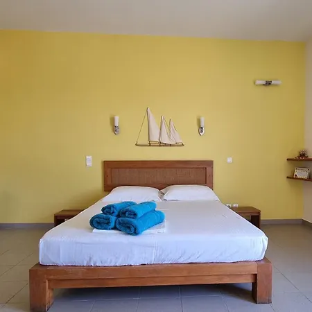 Domatia Me Thea Bed & Breakfast *
