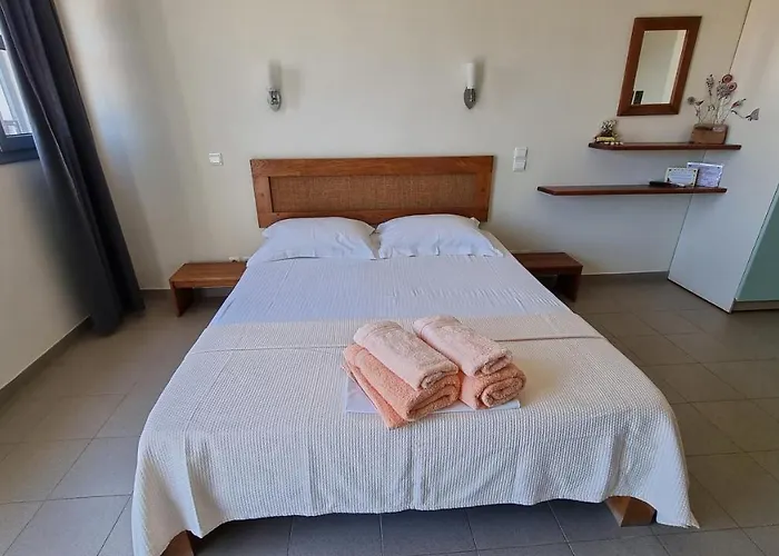 Bed & Breakfast Domatia Me Thea Elafonissos