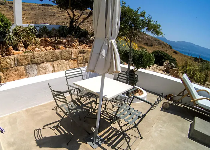 Domatia Me Thea Bed & Breakfast 3*